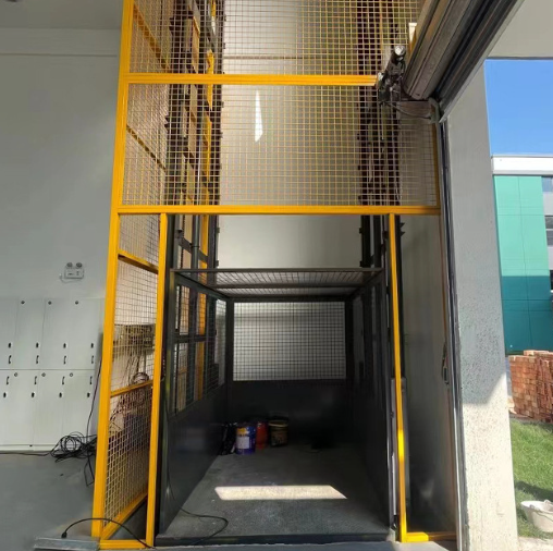 余干导轨式升降机助力物流园破解运输难题